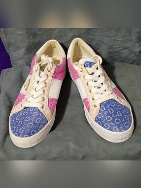 GUESS Pink, Blue & White Low-Top Lace-Up Sneakers